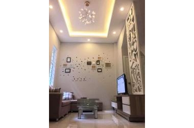 Bán nhà Văn Hương, Đống đa, lô góc, cách phố 20m, nhà 5 tầng đẹp ở luôn, 40m2, 4,35 tỷ